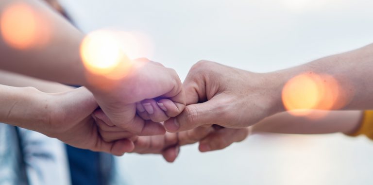 Komm in unser Team – Hände